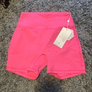 Buffbunny 4” Legacy Short - Peace Pink